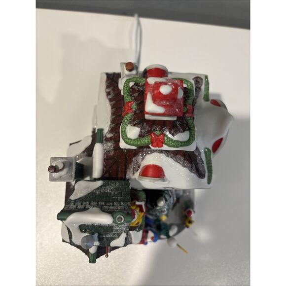 Dept 56 North Pole Series Sesame Street At The North Pole - Picture 13 of 16